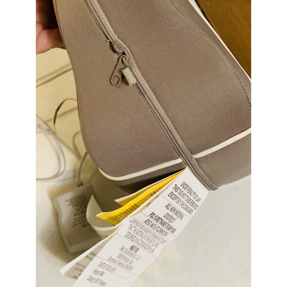 HoMedics Brown Neck Massager with Soothing Heat Vibration Therapy NMSQ-210 - Picture 6 of 7